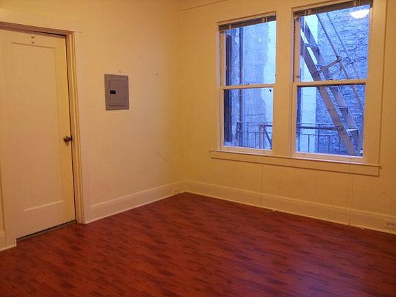 5th image of 752 Stockton St APT 8