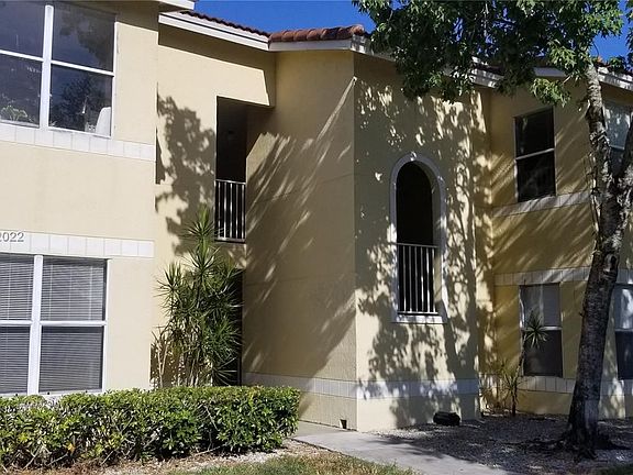 3rd image of 457 Vista Isles Dr APT 2111