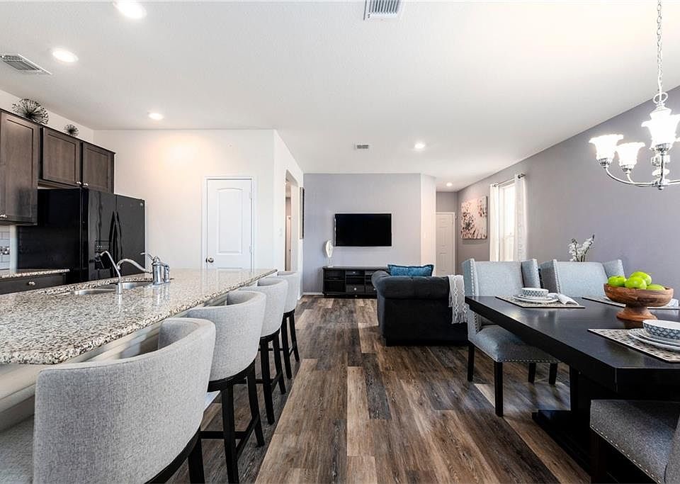 1st image of 105 Tudanca St