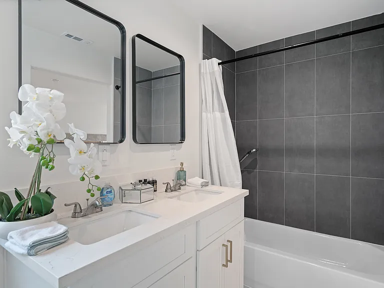 761 Lewis St — Photo 26