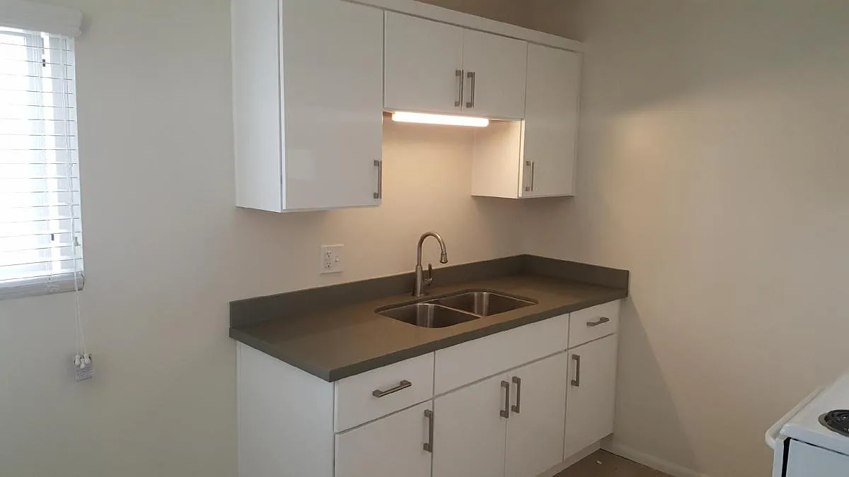 2 bed, $1,695 — Photo 2