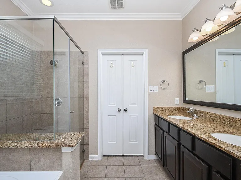 4803 Terrance Fall Dr — Photo 12