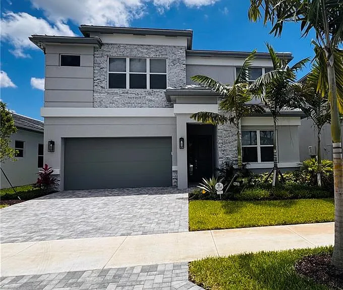 2864 Bloomfield Way — Photo 3