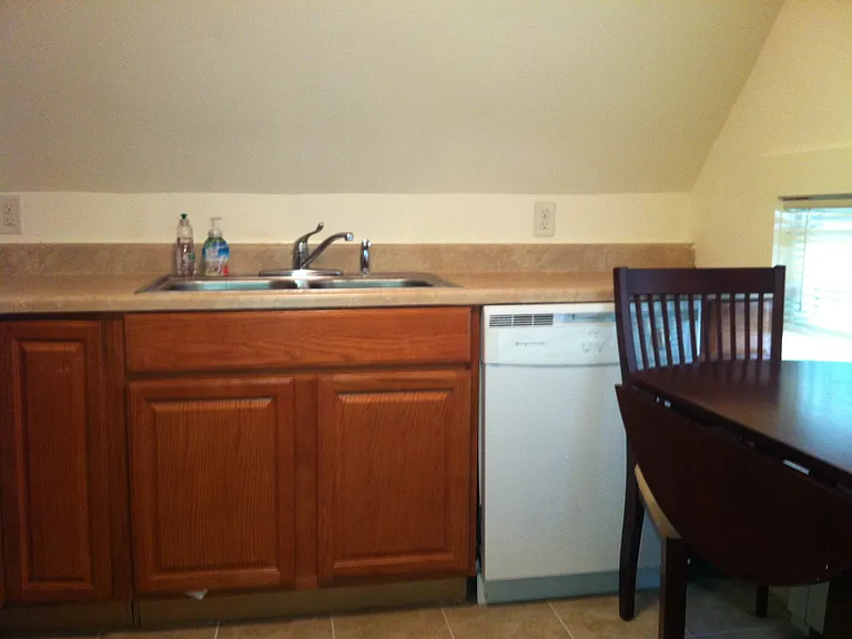 208 Williams St #3 — Photo 3