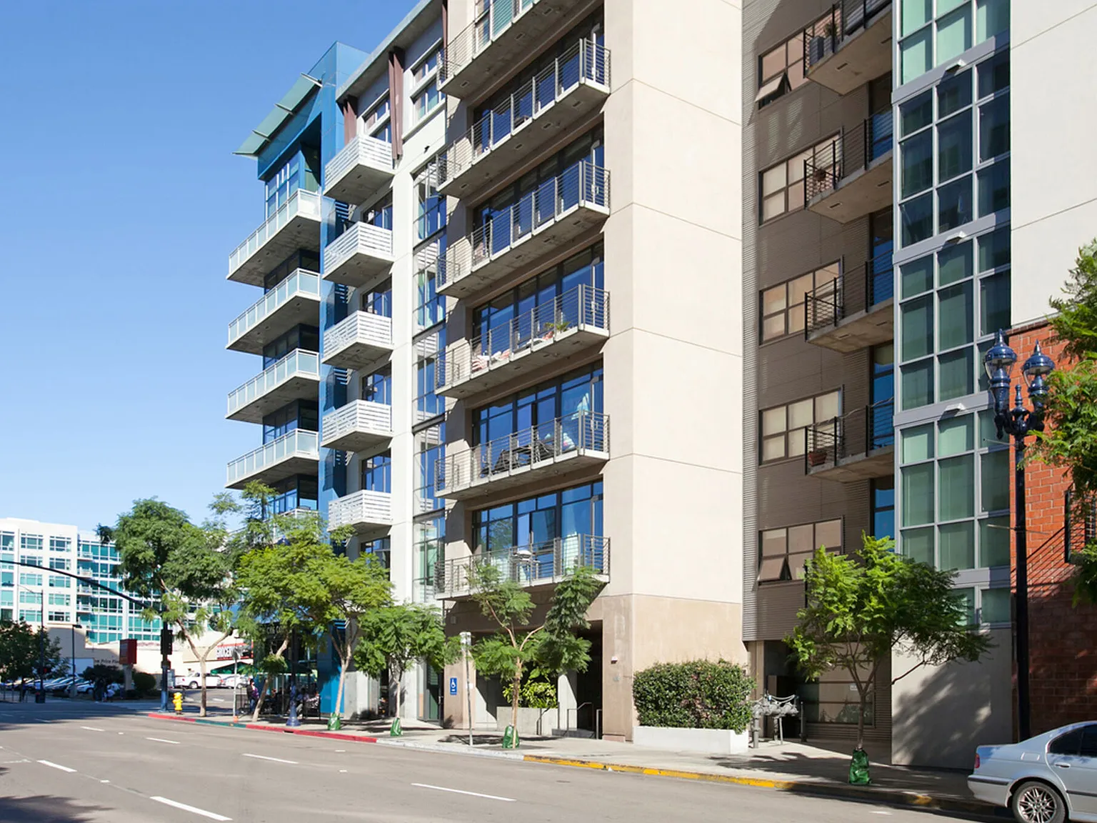 1 bed, 1348 sqft, $4,199 — Photo 4