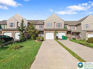 8083 Heritage Dr, Alburtis, PA 18011