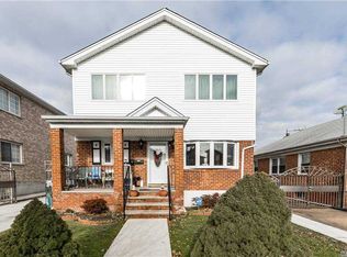 200-11 46th Rd, Bayside, NY 11361