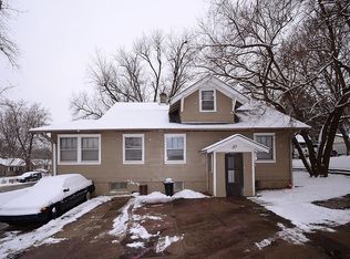 3042 Ernst St, Omaha, NE 68112