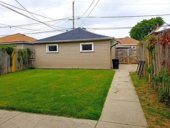 5th image of 3028 W 53rd Pl