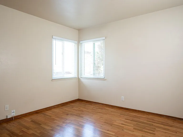 845 Terry St — Photo 8