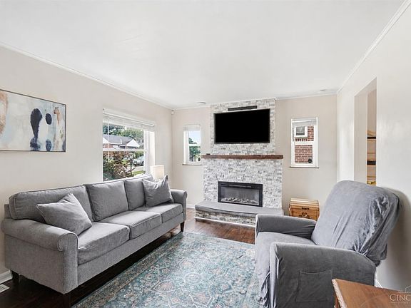 4th image of 8319 Banbury St
