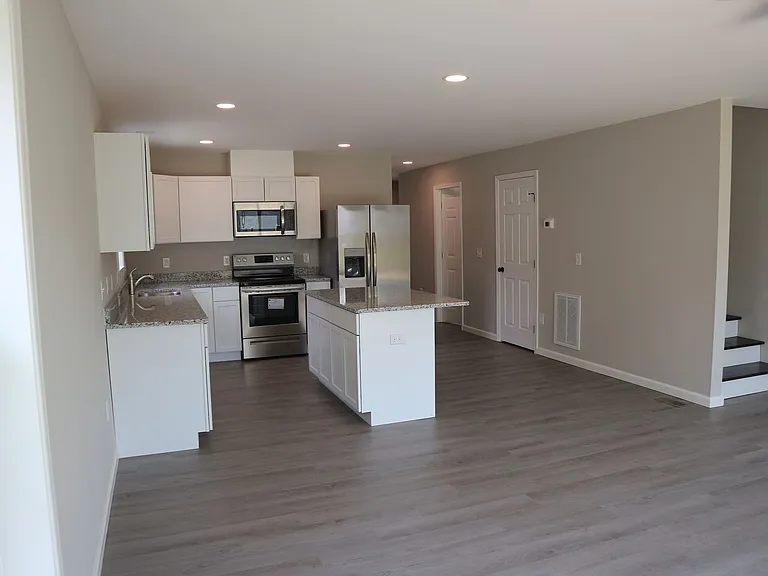 510 N Church St — Photo 2