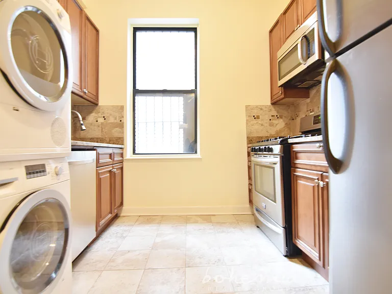 560 W 149th St #2W — Photo 4