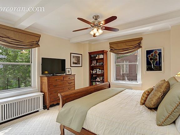 4th image of 315 E 68th St APT 6F