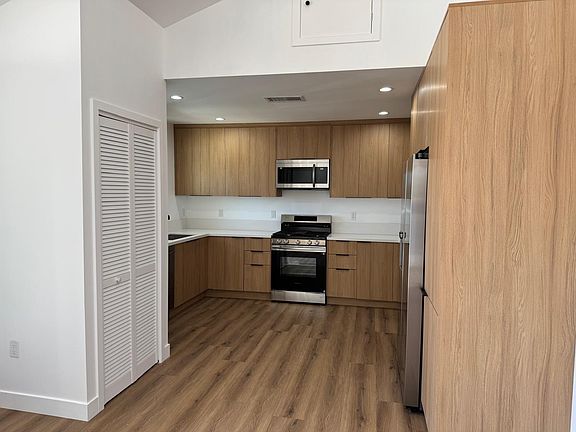 3rd image of 21025 San Jose St