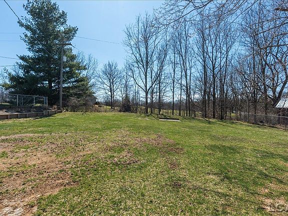 4th image of 3917 Spielman Rd