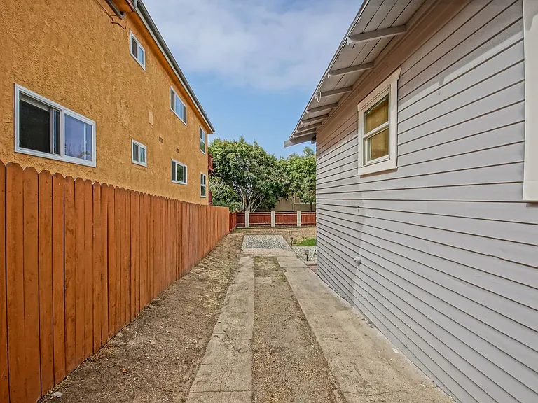 827 N Lucia Ave — Photo 28