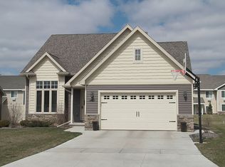 1481 Lear Ln, De Pere, WI 54115