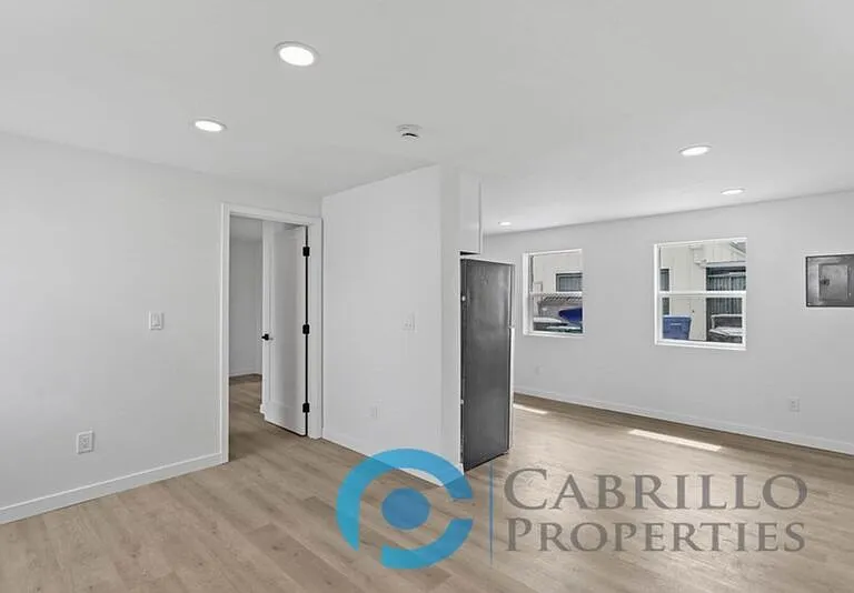 4571 North Ave #C — Photo 2