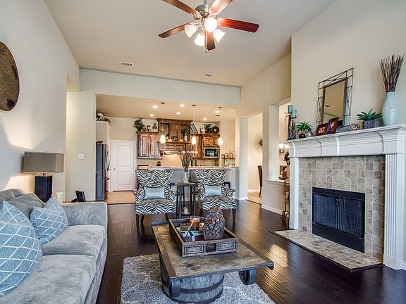 5th image of 2409 Valley Glen Dr