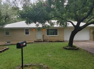 7805 Walnut St, Pleasant Valley, MO 64068