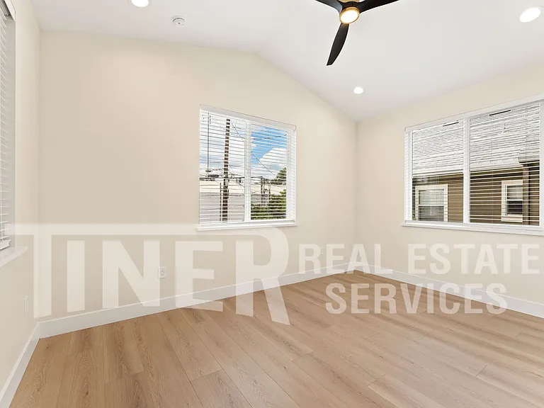 1314 Q St #5 — Photo 9