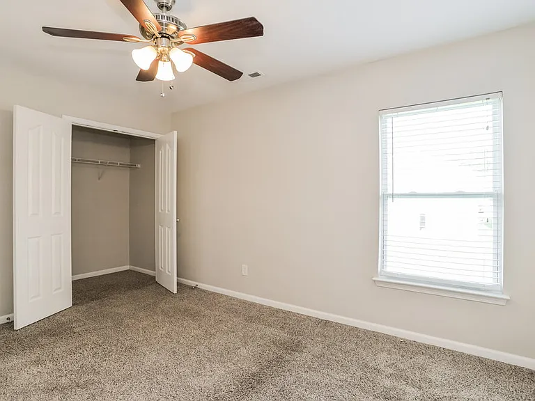1733 Larne Cir — Photo 13