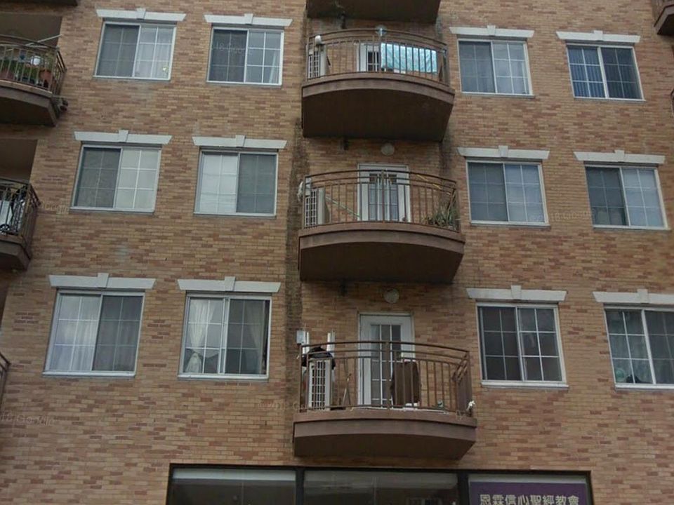 1st image of 14107 Cherry Ave #10