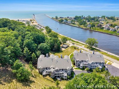 810 S Harbor Dr UNIT 21, Grand Haven, MI, 49417
