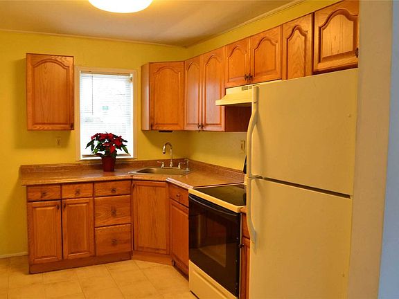 4th image of 121 Dawn Dr