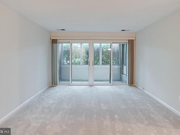 5th image of 545 Florida Ave APT T1