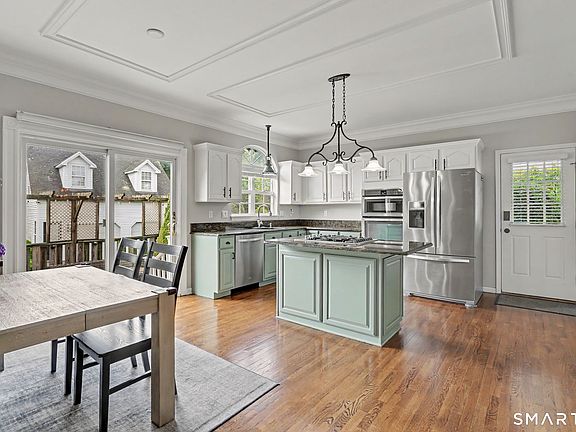 2nd image of 90 Lexington Way South