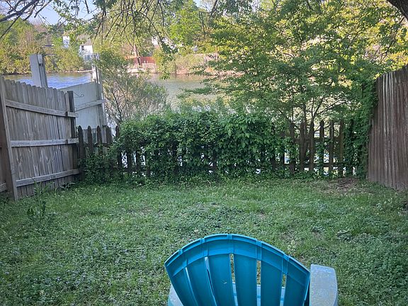5th image of 3549 Woodburne Dr