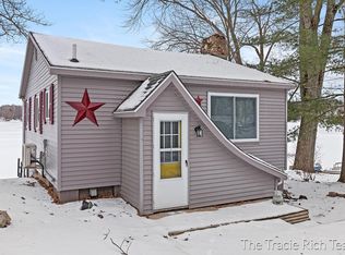 19100 Kenny Dr, Big Rapids, MI 49307