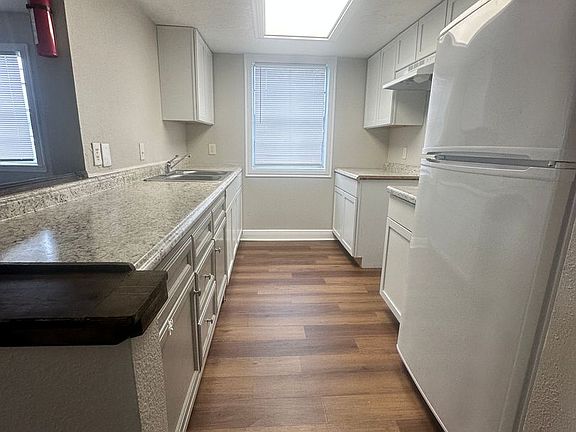 2nd image of 2519 Oak Park Blvd