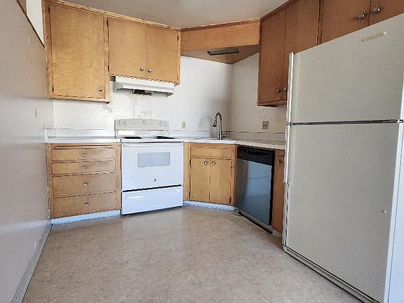 4th image of 1369 9th Ave #B