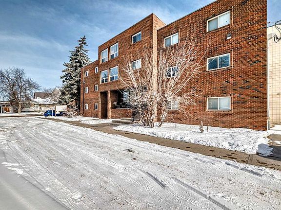 3rd image of 319 NE 2nd Ave #402