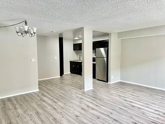 3rd image of 501 Magnolia St #111