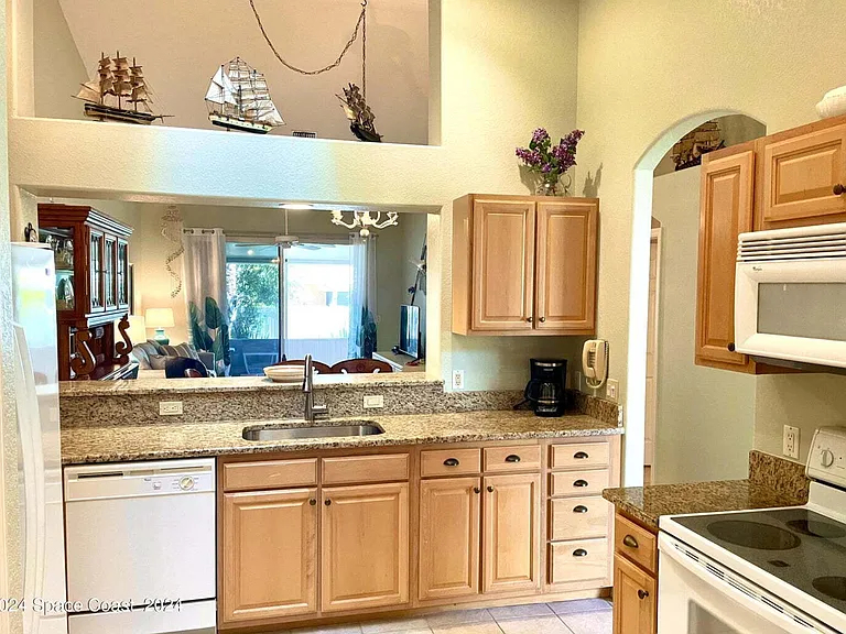 5569 Cord Grass Ln — Photo 11