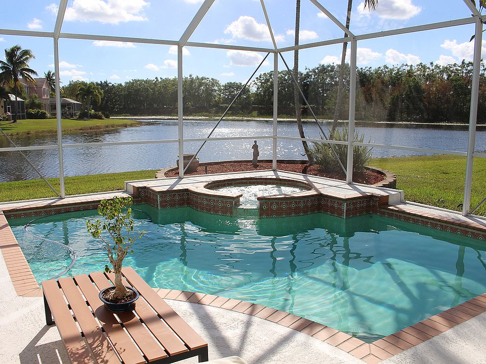 1st image of 832 Savannah Falls Dr