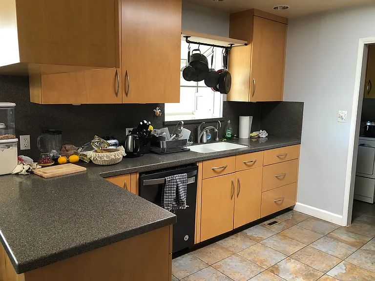 641 E Magill Ave — Photo 10