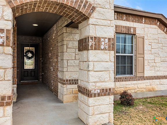 5th image of 1203 Cozy Creek Dr