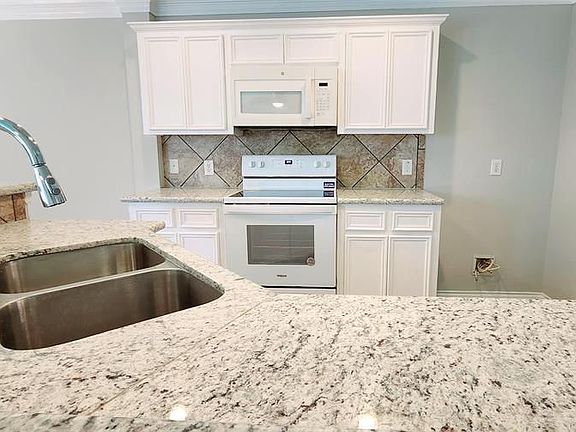 4th image of 12710 S Bayberry Bend Circle Dr