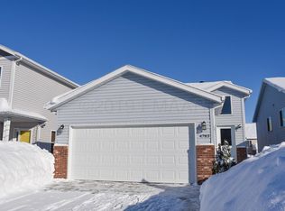 4783 Spencer Ln S, Fargo, ND 58104
