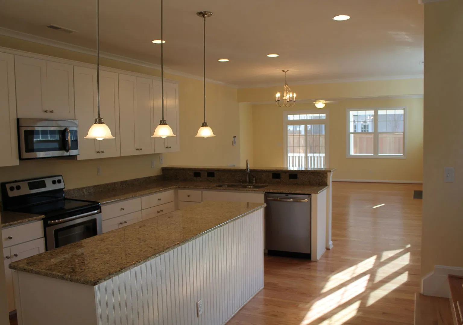 Gorgeous New Home on 25th Street just blocks from the Virginia Beach Oceanfront — Photo 4