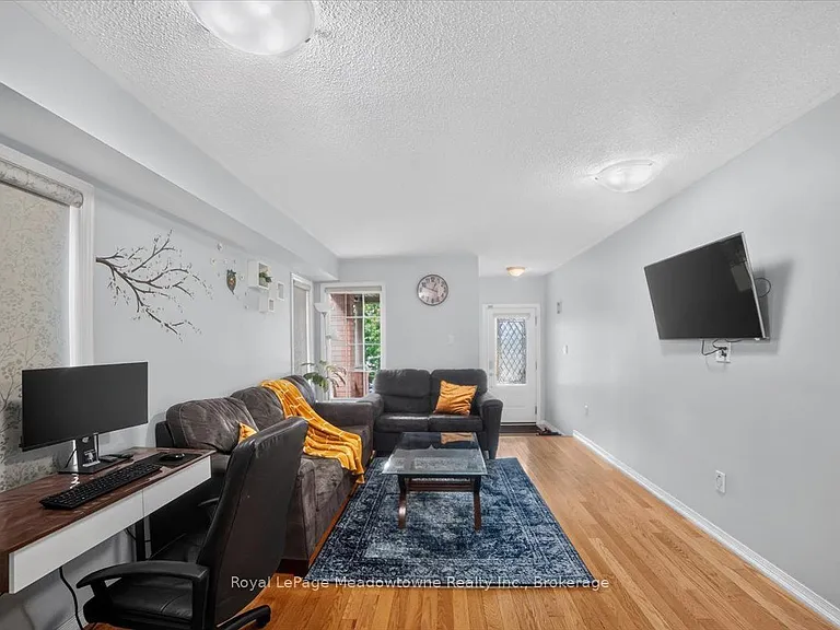 1138 Charlton Way — Photo 2