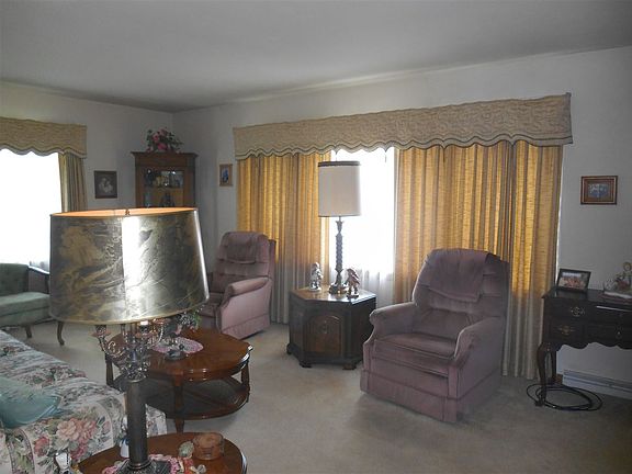 4th image of 804 W 11th St