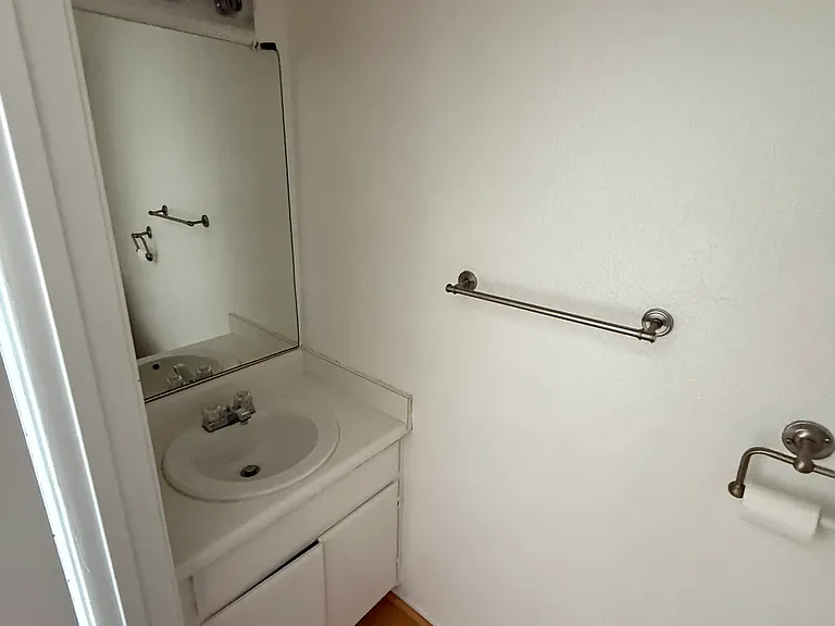 11312 Morrison St #11 — Photo 5