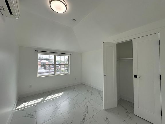 4th image of 61XX Utopia Pkwy