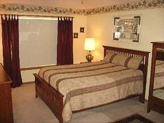 4th image of 1042 Castleshire Dr